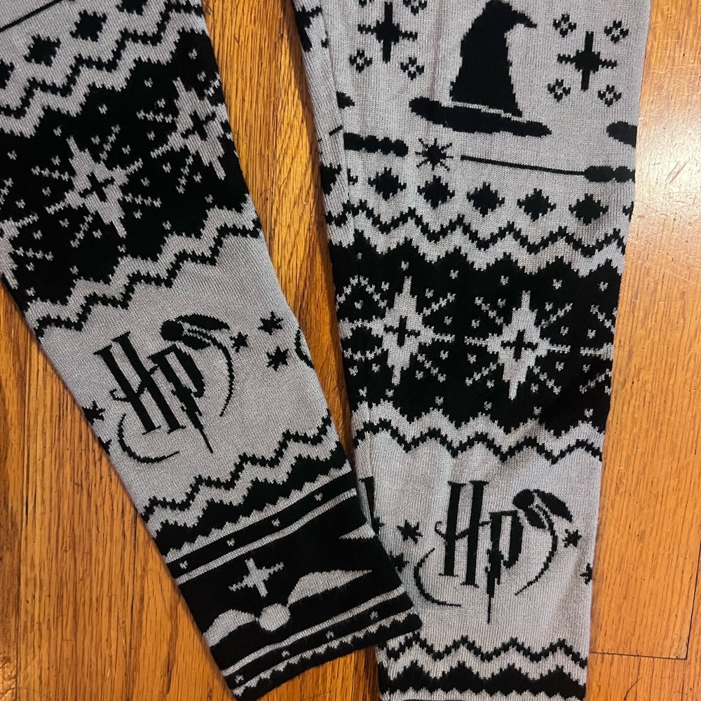 Wizarding World Black and Gray Patterned Leggings - image 1